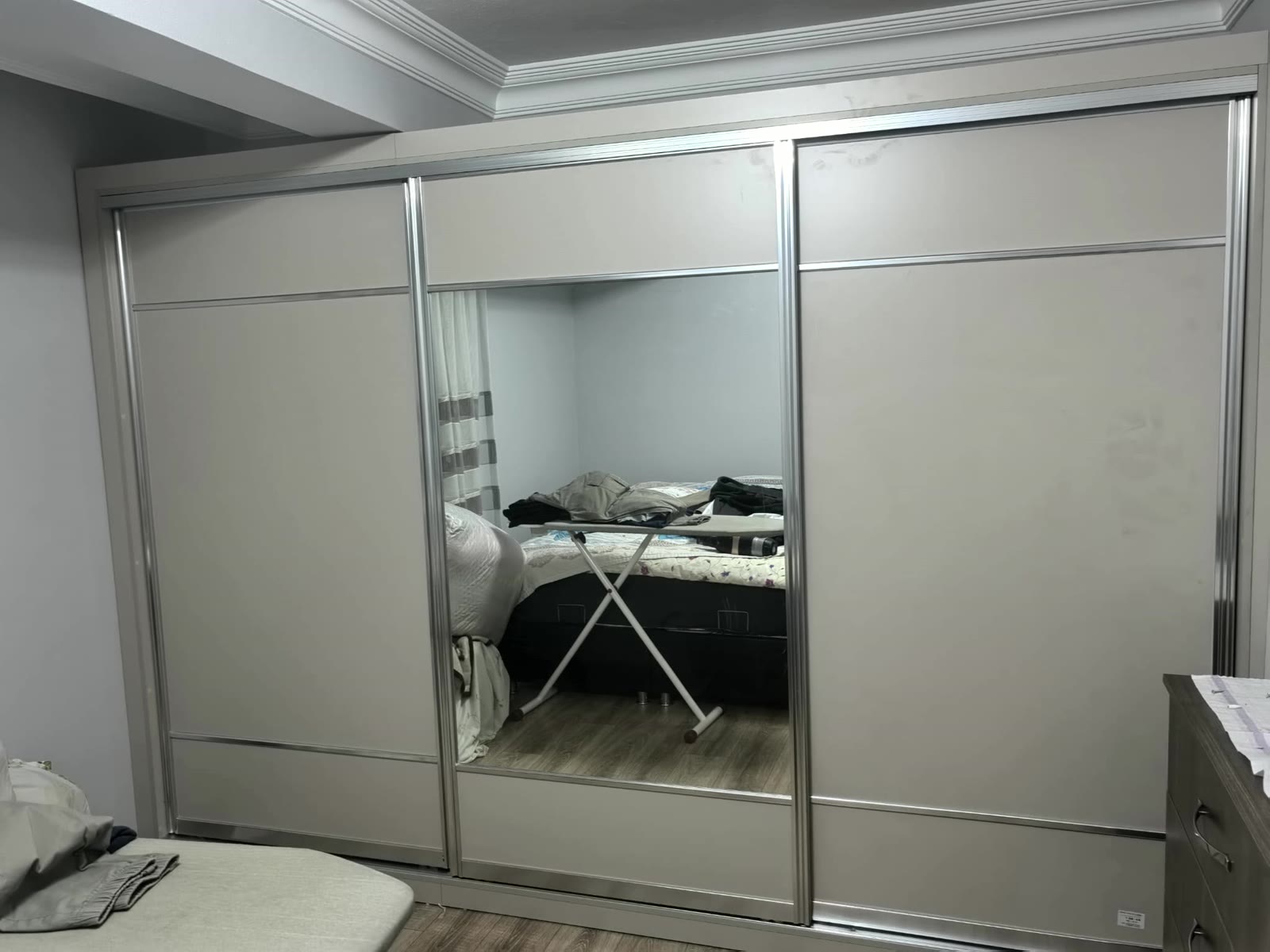 Camlı özel ölçü dolabın uygulama aşaması